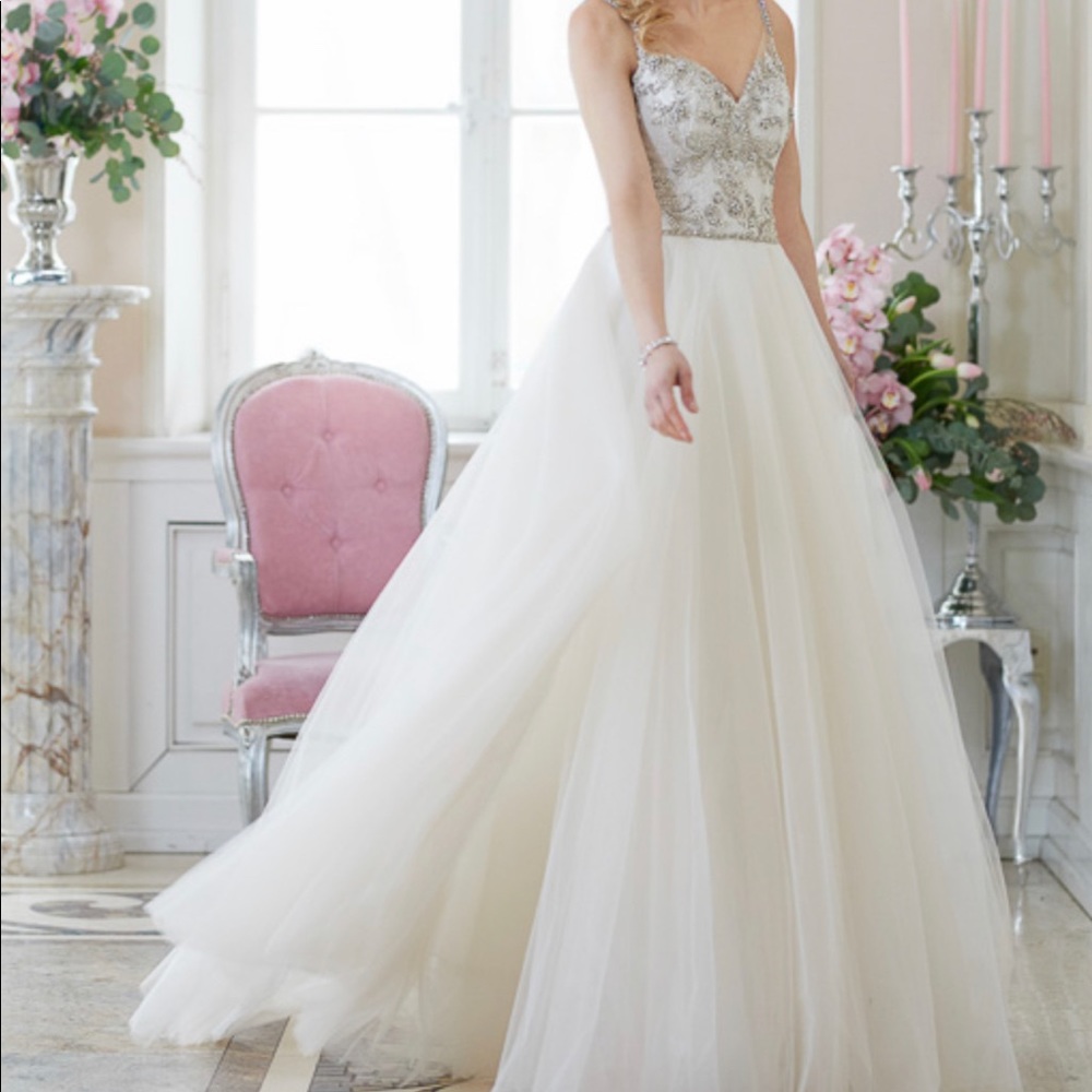 Stunning Princess Wedding Gown by Enzoani Jovita